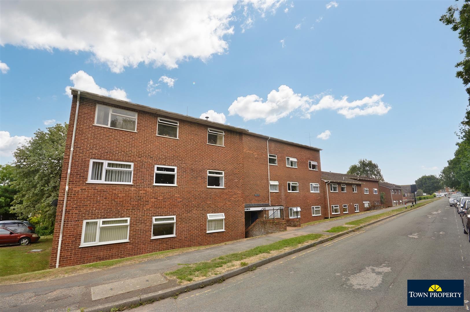 Property Details for Black Path Polegate BN26 5BB Town Property